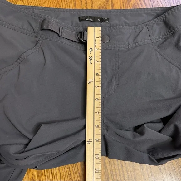 prAna Women's Jasmine Knicker, Belted Adjustable Waist
Gray, Size 10 - Picture 12 of 15